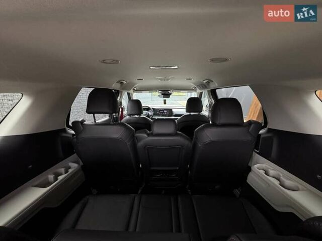 Коричневый Киа Карнивал, объемом двигателя 3.47 л и пробегом 39 тыс. км за 26500 $, фото 21 на Automoto.ua
