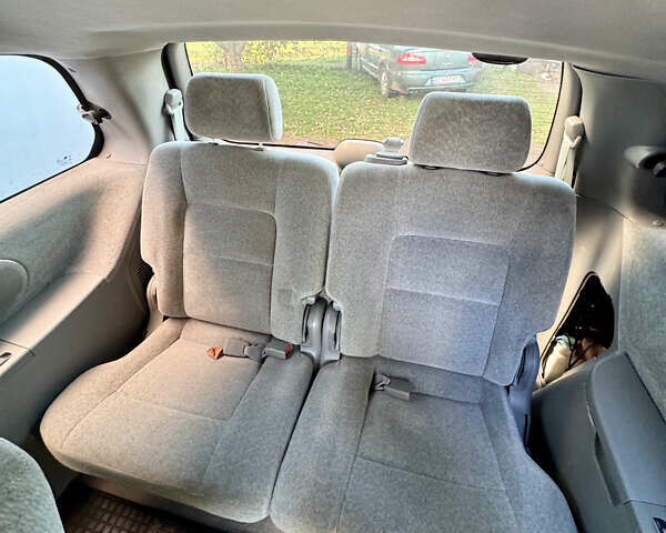 Красный Киа Карнивал, объемом двигателя 2.9 л и пробегом 250 тыс. км за 6000 $, фото 15 на Automoto.ua