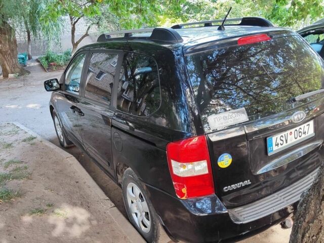 Красный Киа Карнивал, объемом двигателя 0 л и пробегом 240 тыс. км за 3000 $, фото 3 на Automoto.ua