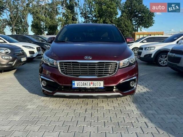 Красный Киа Карнивал, объемом двигателя 2.2 л и пробегом 151 тыс. км за 21500 $, фото 1 на Automoto.ua