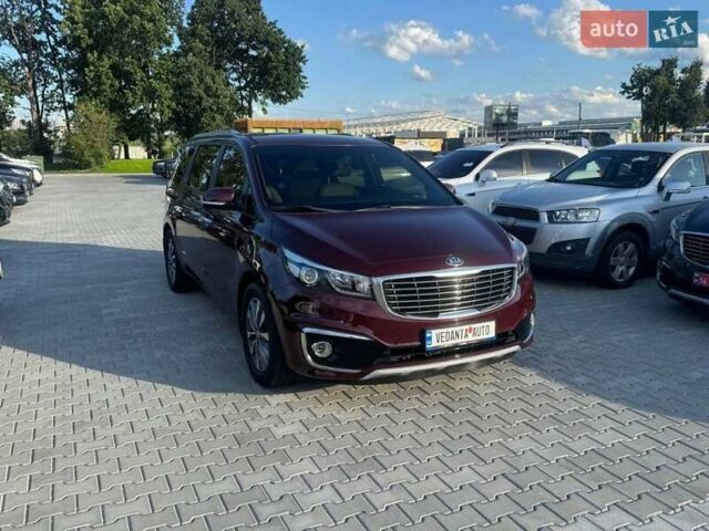 Красный Киа Карнивал, объемом двигателя 2.2 л и пробегом 151 тыс. км за 21500 $, фото 2 на Automoto.ua