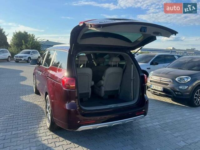 Красный Киа Карнивал, объемом двигателя 2.2 л и пробегом 151 тыс. км за 21500 $, фото 6 на Automoto.ua