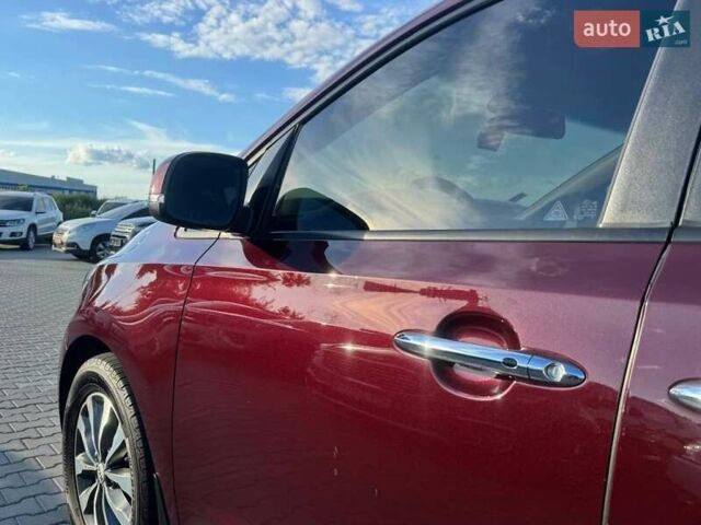 Красный Киа Карнивал, объемом двигателя 2.2 л и пробегом 151 тыс. км за 21500 $, фото 3 на Automoto.ua