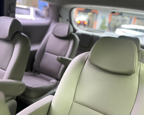 Красный Киа Карнивал, объемом двигателя 2.2 л и пробегом 118 тыс. км за 22500 $, фото 25 на Automoto.ua