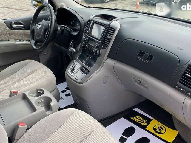 Киа Карнивал, объемом двигателя 2.9 л и пробегом 161 тыс. км за 7300 $, фото 14 на Automoto.ua