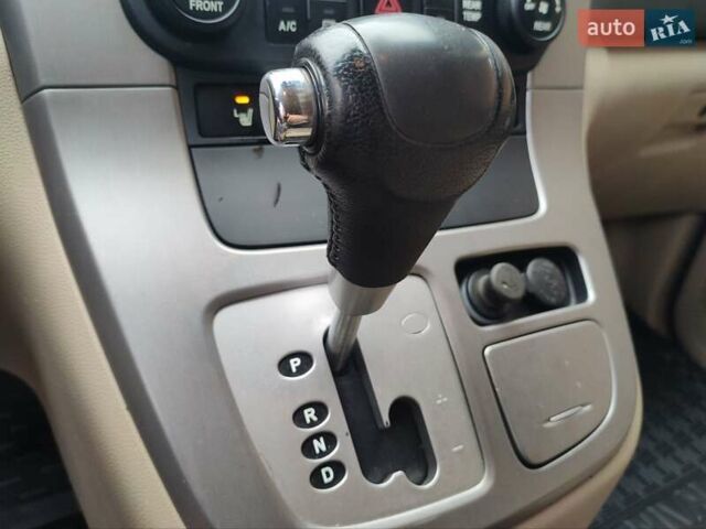 Киа Карнивал, объемом двигателя 2.2 л и пробегом 161 тыс. км за 10699 $, фото 41 на Automoto.ua