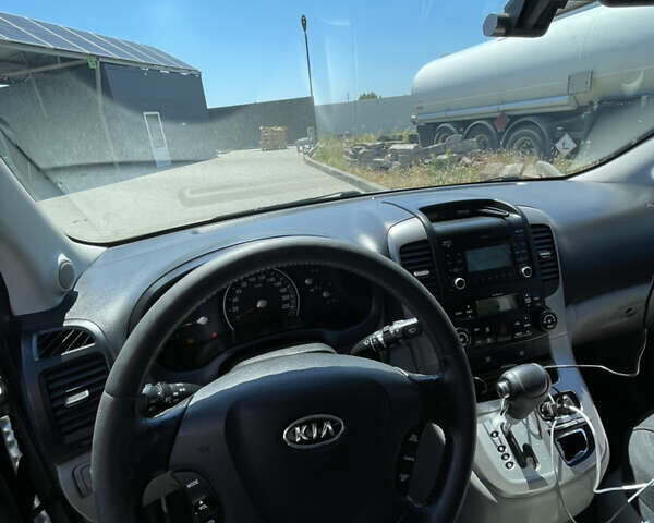 Киа Карнивал, объемом двигателя 0 л и пробегом 167 тыс. км за 12000 $, фото 5 на Automoto.ua