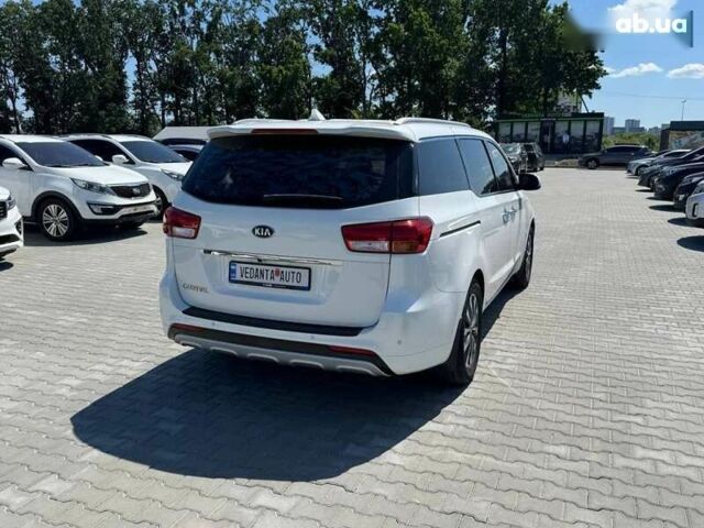 Киа Карнивал, объемом двигателя 2.2 л и пробегом 174 тыс. км за 18000 $, фото 5 на Automoto.ua