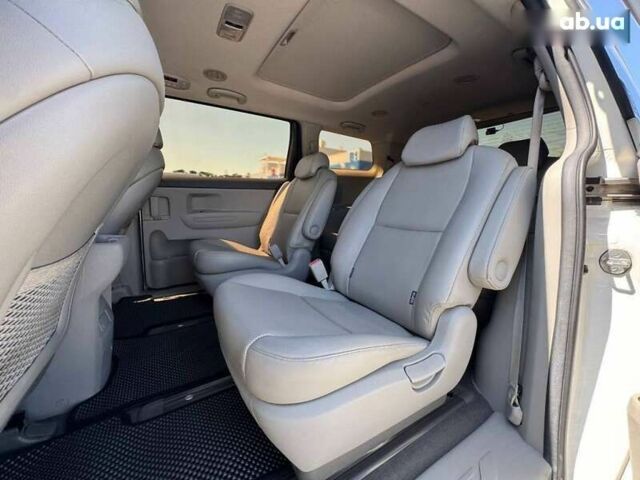 Киа Карнивал, объемом двигателя 2.2 л и пробегом 174 тыс. км за 18000 $, фото 20 на Automoto.ua