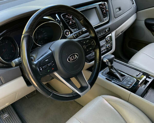 Киа Карнивал, объемом двигателя 2.2 л и пробегом 200 тыс. км за 21500 $, фото 8 на Automoto.ua