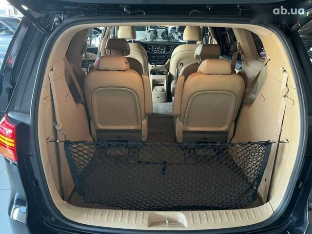 Киа Карнивал, объемом двигателя 2.2 л и пробегом 179 тыс. км за 23500 $, фото 8 на Automoto.ua