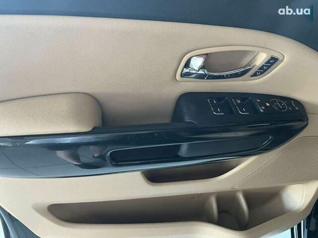 Киа Карнивал, объемом двигателя 2.2 л и пробегом 179 тыс. км за 23500 $, фото 11 на Automoto.ua