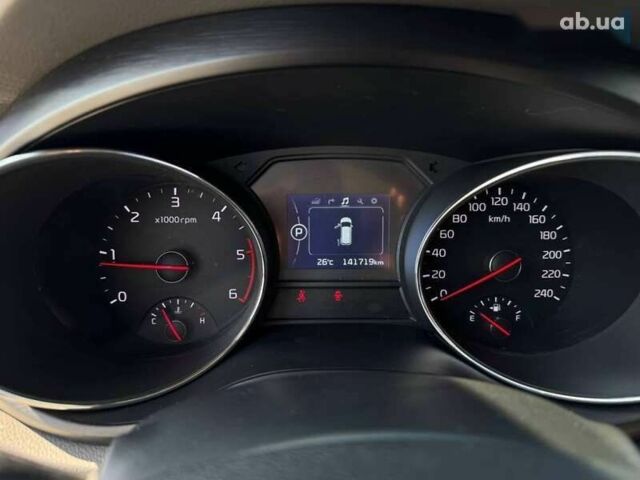 Киа Карнивал, объемом двигателя 2.2 л и пробегом 141 тыс. км за 22500 $, фото 10 на Automoto.ua