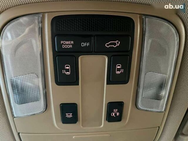 Киа Карнивал, объемом двигателя 2.2 л и пробегом 179 тыс. км за 23500 $, фото 17 на Automoto.ua