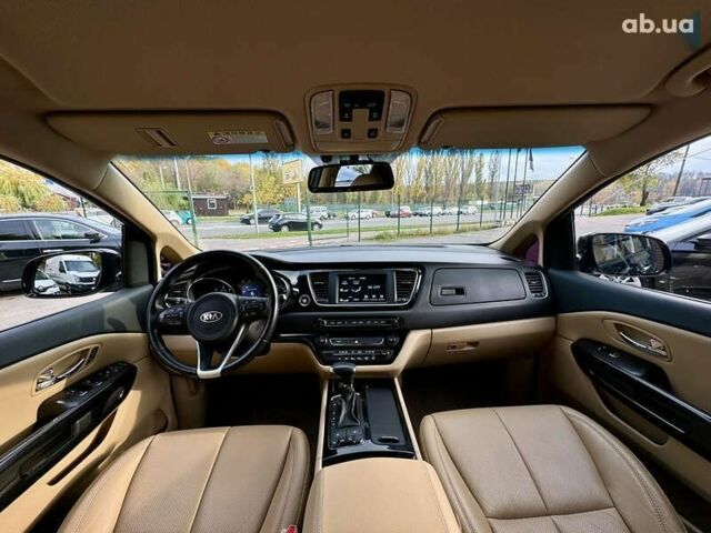 Киа Карнивал, объемом двигателя 2.2 л и пробегом 179 тыс. км за 19900 $, фото 1 на Automoto.ua