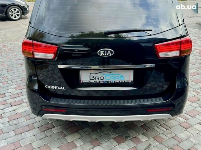 Киа Карнивал, объемом двигателя 2.2 л и пробегом 179 тыс. км за 19900 $, фото 9 на Automoto.ua