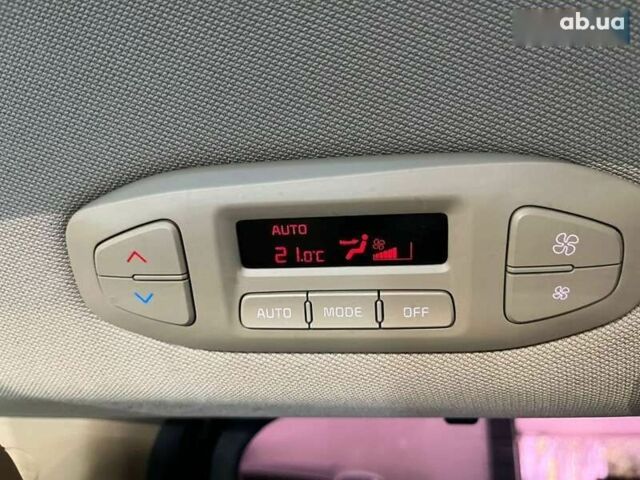 Киа Карнивал, объемом двигателя 2.2 л и пробегом 179 тыс. км за 23500 $, фото 18 на Automoto.ua