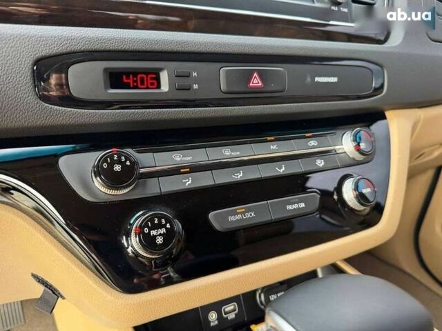 Киа Карнивал, объемом двигателя 2.2 л и пробегом 41 тыс. км за 30500 $, фото 16 на Automoto.ua