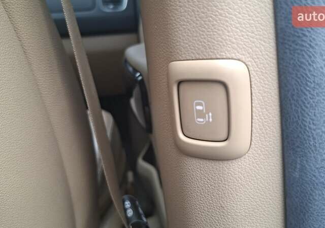 Киа Карнивал, объемом двигателя 2.2 л и пробегом 134 тыс. км за 28900 $, фото 61 на Automoto.ua