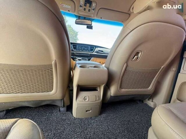 Киа Карнивал, объемом двигателя 2.2 л и пробегом 71 тыс. км за 26500 $, фото 19 на Automoto.ua