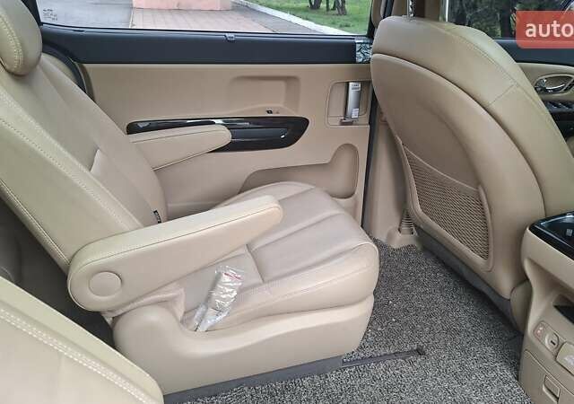 Киа Карнивал, объемом двигателя 2.2 л и пробегом 134 тыс. км за 28900 $, фото 64 на Automoto.ua