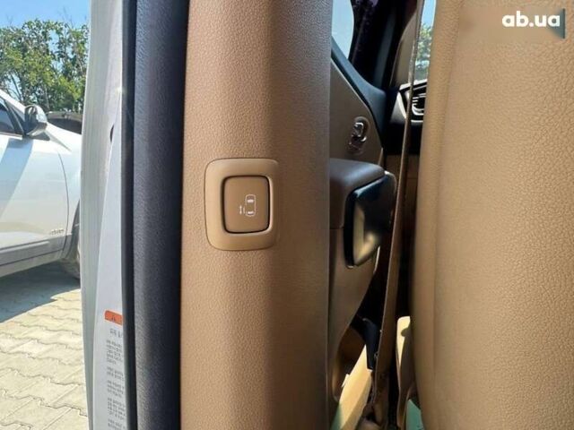 Киа Карнивал, объемом двигателя 2.2 л и пробегом 71 тыс. км за 26500 $, фото 20 на Automoto.ua