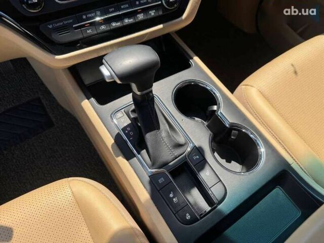 Киа Карнивал, объемом двигателя 2.2 л и пробегом 71 тыс. км за 26500 $, фото 14 на Automoto.ua