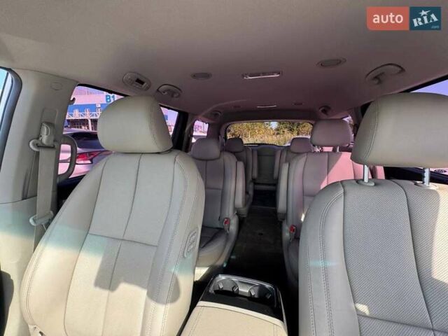 Киа Карнивал, объемом двигателя 2.2 л и пробегом 77 тыс. км за 30500 $, фото 14 на Automoto.ua