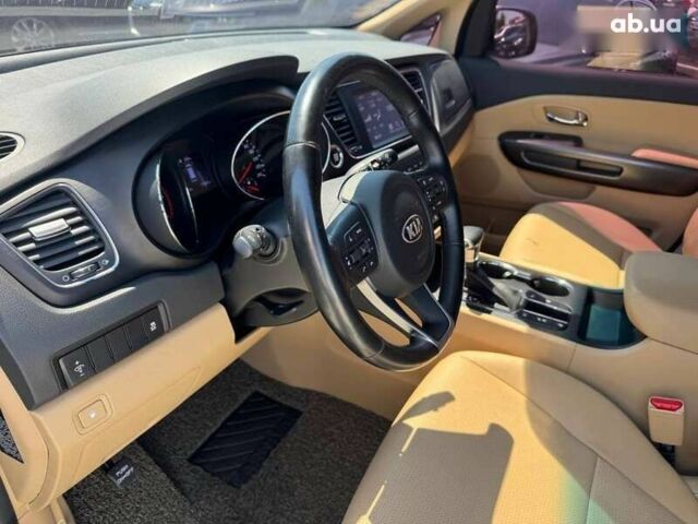Киа Карнивал, объемом двигателя 2.2 л и пробегом 71 тыс. км за 26500 $, фото 9 на Automoto.ua