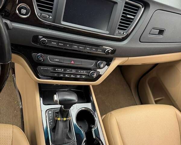 Кіа Карнівал, об'ємом двигуна 2.2 л та пробігом 77 тис. км за 19000 $, фото 11 на Automoto.ua