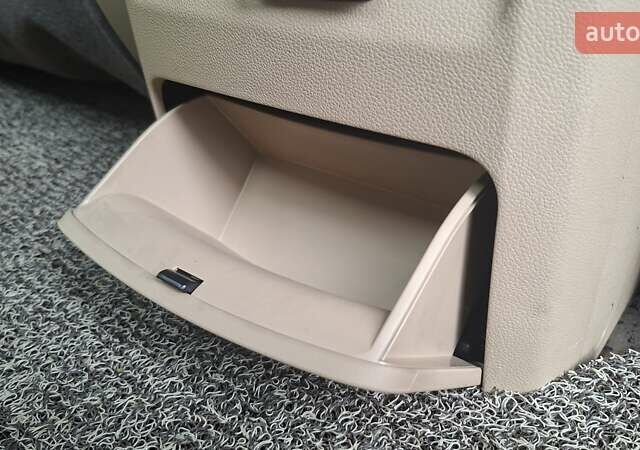 Киа Карнивал, объемом двигателя 2.2 л и пробегом 134 тыс. км за 28900 $, фото 32 на Automoto.ua