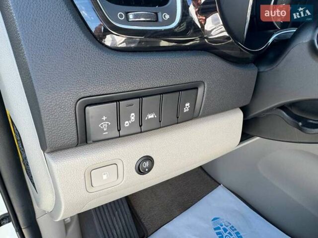 Киа Карнивал, объемом двигателя 2.2 л и пробегом 77 тыс. км за 30500 $, фото 5 на Automoto.ua
