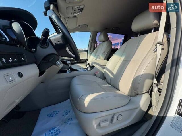 Киа Карнивал, объемом двигателя 2.2 л и пробегом 77 тыс. км за 30500 $, фото 12 на Automoto.ua