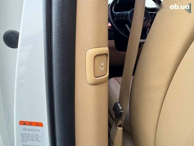 Киа Карнивал 2019 в Киеве на Automoto.ua Киа Карнивал, объемом двигателя 2.2 л и пробегом 140 тыс. км за 25900 $, фото 24 на Automoto.ua