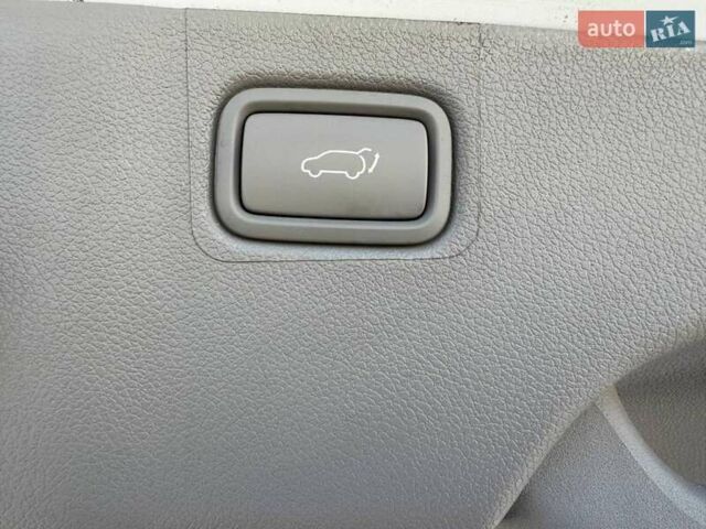 Киа Карнивал, объемом двигателя 2.2 л и пробегом 77 тыс. км за 30500 $, фото 16 на Automoto.ua