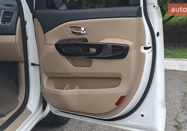 Киа Карнивал, объемом двигателя 2.2 л и пробегом 134 тыс. км за 28900 $, фото 54 на Automoto.ua