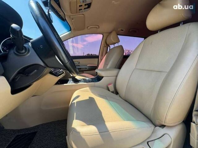 Киа Карнивал, объемом двигателя 2.2 л и пробегом 71 тыс. км за 26500 $, фото 16 на Automoto.ua