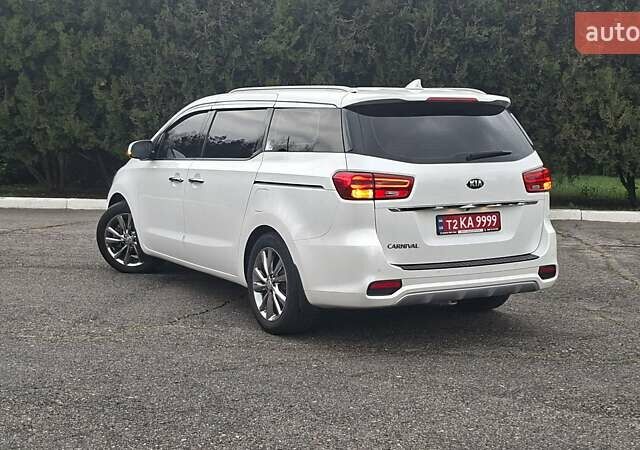 Киа Карнивал, объемом двигателя 2.2 л и пробегом 134 тыс. км за 28900 $, фото 4 на Automoto.ua