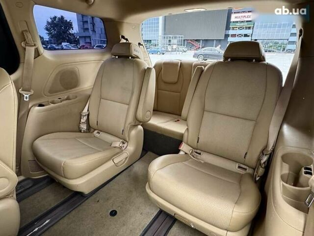 Киа Карнивал, объемом двигателя 2.2 л и пробегом 78 тыс. км за 25500 $, фото 24 на Automoto.ua