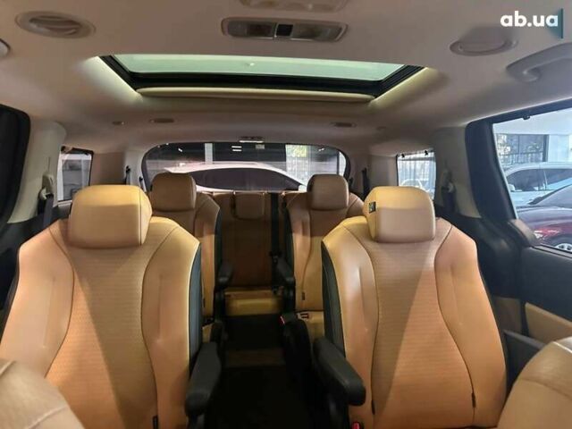 Киа Карнивал, объемом двигателя 2.2 л и пробегом 32 тыс. км за 43900 $, фото 24 на Automoto.ua