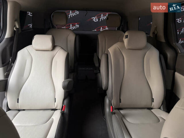 Киа Карнивал, объемом двигателя 2.2 л и пробегом 33 тыс. км за 39900 $, фото 7 на Automoto.ua