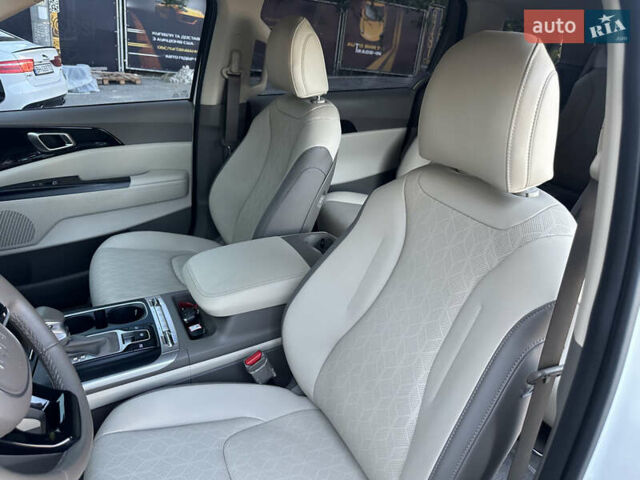 Кіа Карнівал, об'ємом двигуна 2.2 л та пробігом 34 тис. км за 43500 $, фото 19 на Automoto.ua