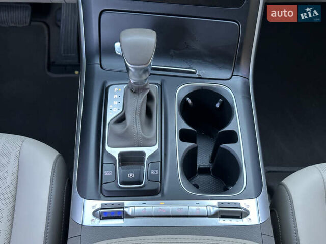 Кіа Карнівал, об'ємом двигуна 2.2 л та пробігом 34 тис. км за 43500 $, фото 23 на Automoto.ua