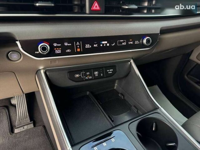 Кіа Карнівал, об'ємом двигуна 2.2 л та пробігом 12 тис. км за 53900 $, фото 23 на Automoto.ua