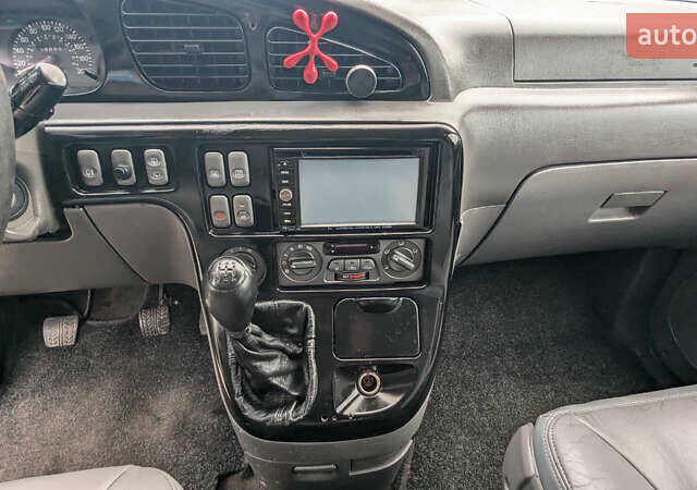 Серый Киа Карнивал, объемом двигателя 2.9 л и пробегом 350 тыс. км за 2150 $, фото 14 на Automoto.ua