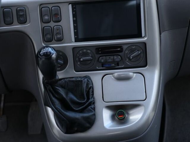 Серый Киа Карнивал, объемом двигателя 2.9 л и пробегом 3 тыс. км за 4599 $, фото 21 на Automoto.ua