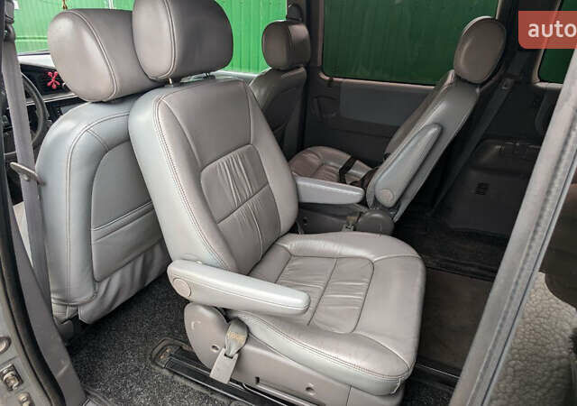 Серый Киа Карнивал, объемом двигателя 2.9 л и пробегом 350 тыс. км за 2150 $, фото 20 на Automoto.ua