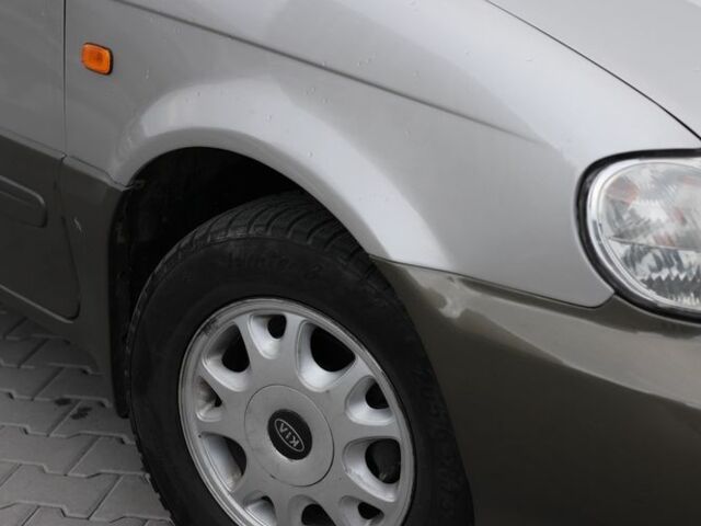 Серый Киа Карнивал, объемом двигателя 2.9 л и пробегом 3 тыс. км за 4599 $, фото 2 на Automoto.ua