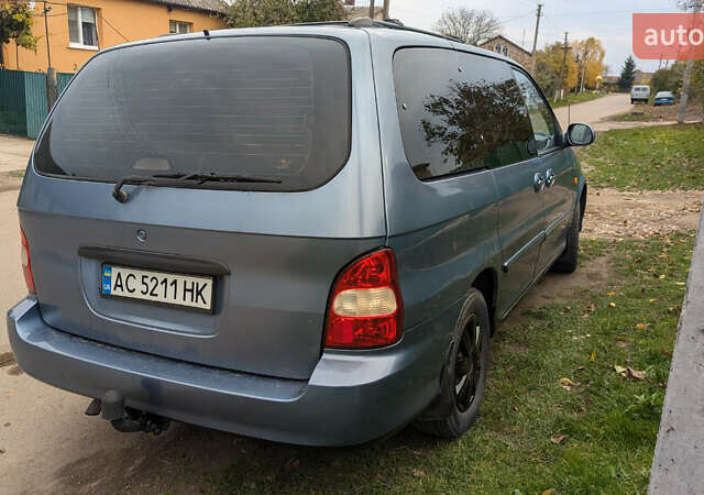 Серый Киа Карнивал, объемом двигателя 2.9 л и пробегом 350 тыс. км за 2150 $, фото 7 на Automoto.ua