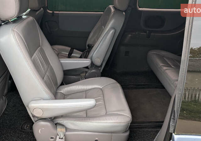 Серый Киа Карнивал, объемом двигателя 2.9 л и пробегом 350 тыс. км за 2150 $, фото 15 на Automoto.ua